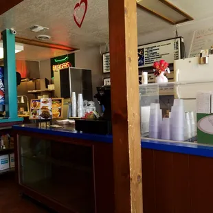 the interior of a fast food restaurant