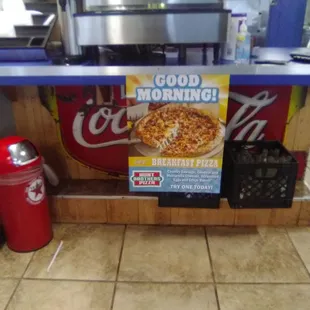 Hunts pizza is here too