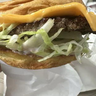 Cheeseburger ordered no pickle or tomato and it was made correctly