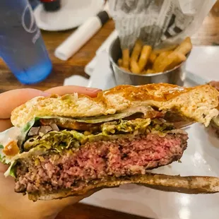 Burger Tavern 77
