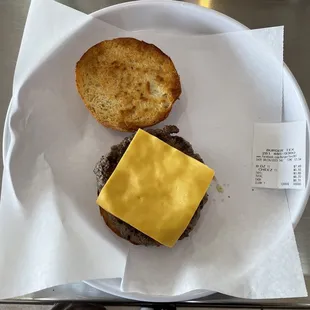 8 oz burger with cheese