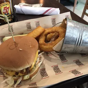 BT burger with onion rings (extra charge)