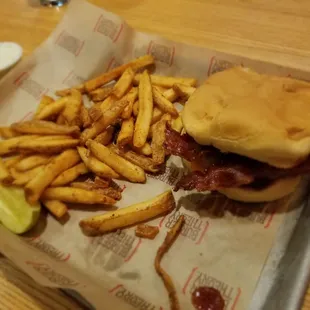 LoanStar Burger w/fries