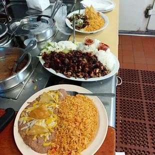Excelente comida y limpio lugar un lugar perfecto para la familia