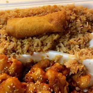 Sesame chicken, fried rice, and egg roll