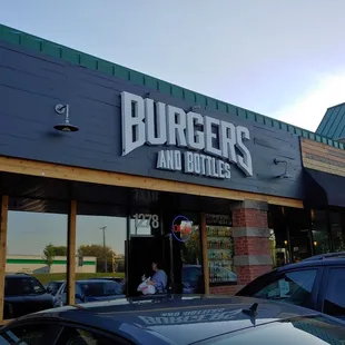 the outside of a restaurant