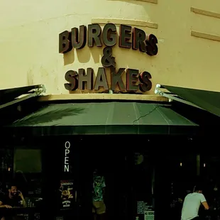 Burgers &amp; Shakes