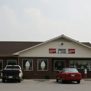 The front of this Mississippi Highwayside joint.