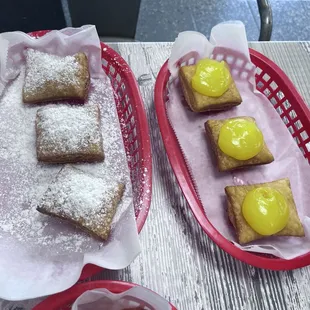 3 Beignets powdered sugar and lemon