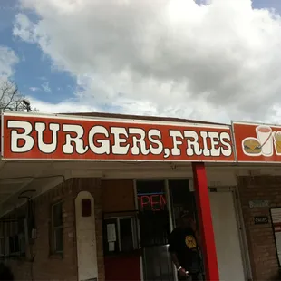e front of a restaurant
