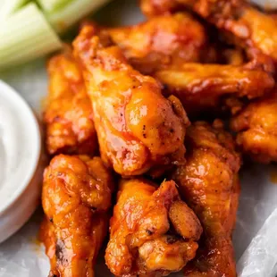 chicken wings and celery