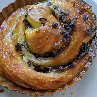 Pistachio Chocolate Roll