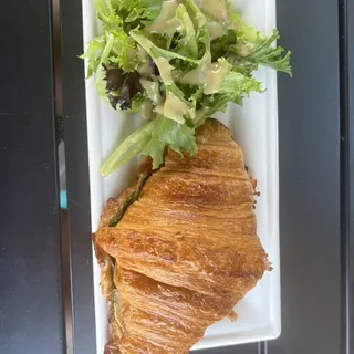 Chicken, caramelized Onions & Brie cheese Croissant