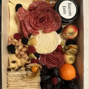 Medium grazing box