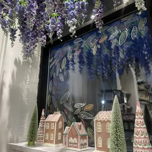 Whitefish Bay location - holiday ready!