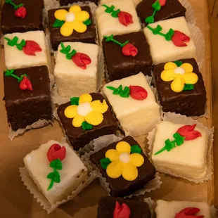Petit Four