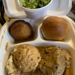 Swiss Steak, mashed potatoes w/gravy and broccoli - to go