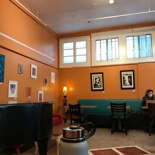 Ample seating (a lot of other tables not pictured)