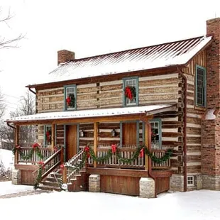 Willis Graves Bed and Breakfast Inn - the Log Cabin in Winter. Located in Burlington, Kentucky, a short drive from Cincinnati.