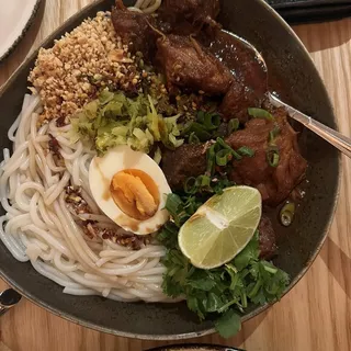 Shan Curry Noodles