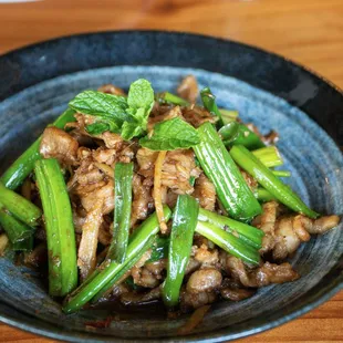 ramen and noodles, food