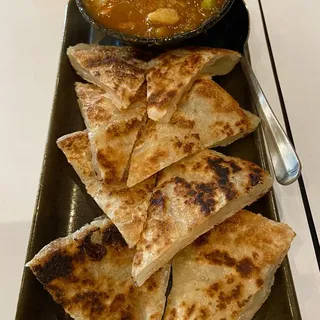 Palata with Vegetarian Curry Dip