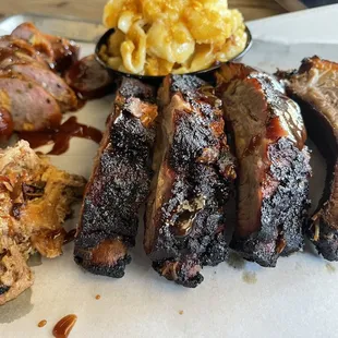ribs and macaroni and cheese