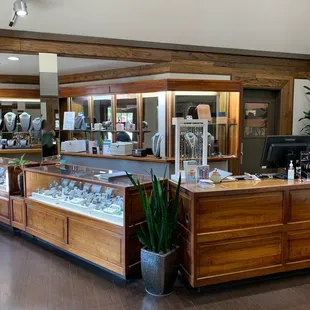 Super clean store