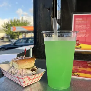 Hot Chicken Slider &amp; Ocean Dream Drink