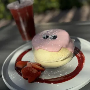 Strawberry soufflé pancakes