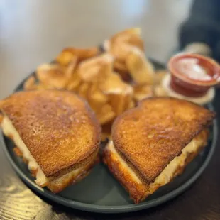 Spaghetti Grilled Cheese Sandwich