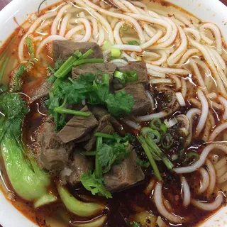 A1. Beef Rice Noodle Soup