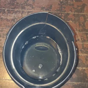 The cracked bucket