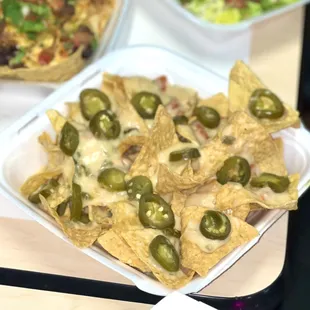 nachos with cheese and jalapenos
