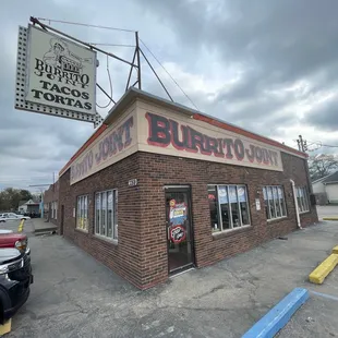 the outside of the restaurant