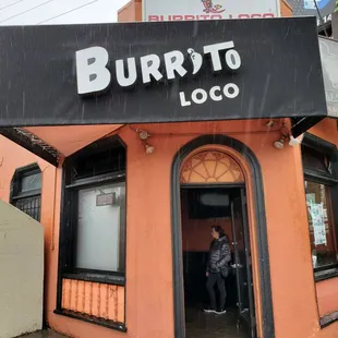 the entrance to the restaurant