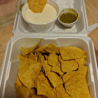Chips & Queso