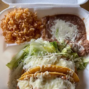 Krispy carnitas tacos with no salsa or tomatoes. They always do it right.