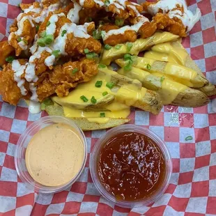 Boneless with Fries and sauces
