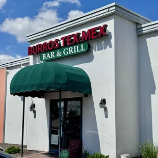 outside, tacos