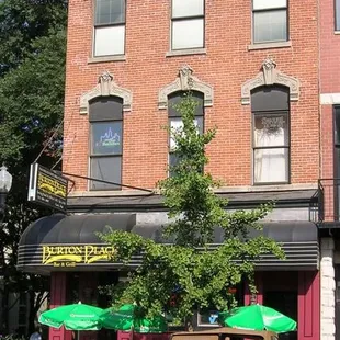 a car parked in front of a restaurant