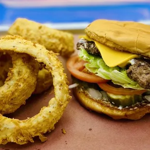 Cheeseburger &amp; Onion Rings