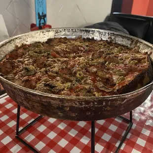 Medium deep dish which is 6 large pieces.