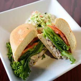 a chicken sandwich with lettuce and tomato