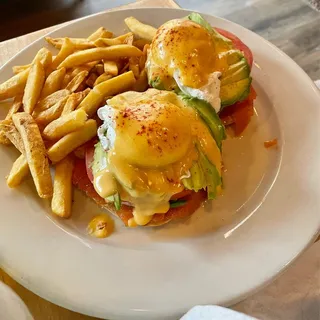 Smoked Salmon Benedict*