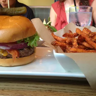 Bacon & Cheddar Burger*