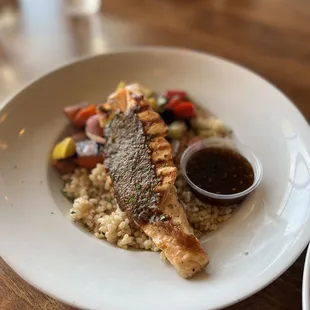 Sustainable Salmon Bowl (gf) with rice and grilled vegetables (choice of two sides)