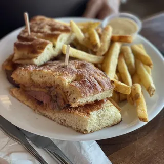 BBQ Tri-Tip Sandwich