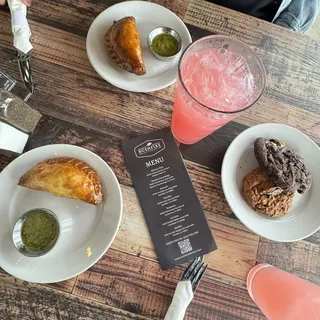 Veggie Empanada (v)