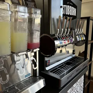 Fountain drinks &amp; lemonades